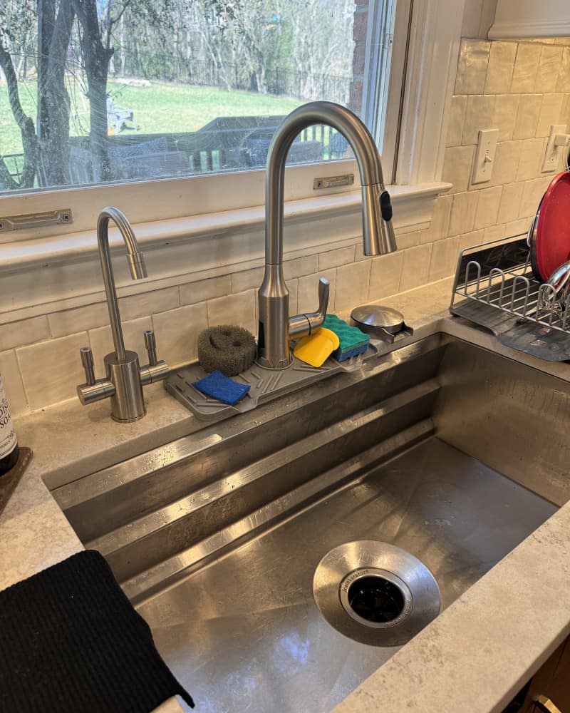 clean sink and sink area after cleaning with the 6/10 method