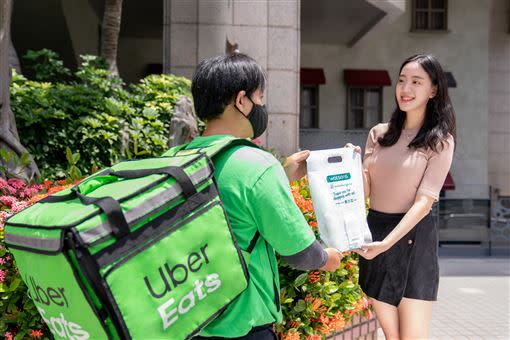 透過 Uber Eats 即可輕鬆選購上千件精選的優質商品，30分鐘快速到手，滿足生活中不同使用需求與情境。（圖／Uber Eats提供）