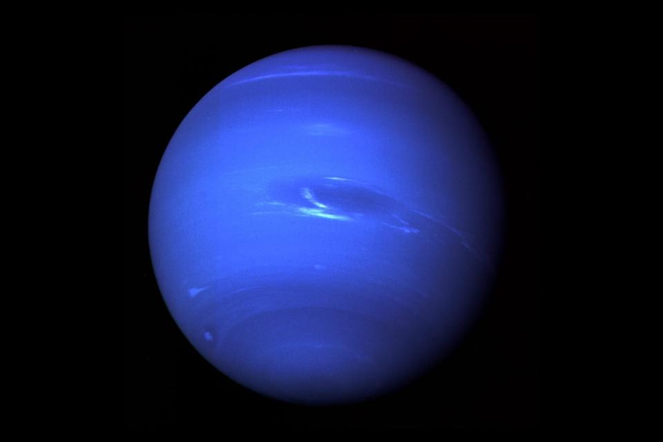 nasa's voyager 2 image picture of neptune