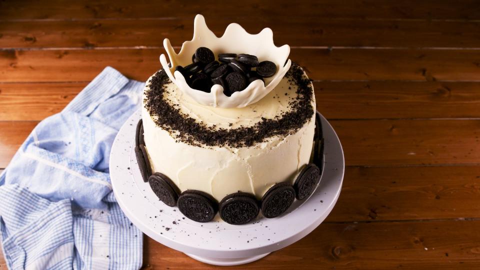 Milk & Oreos Cake