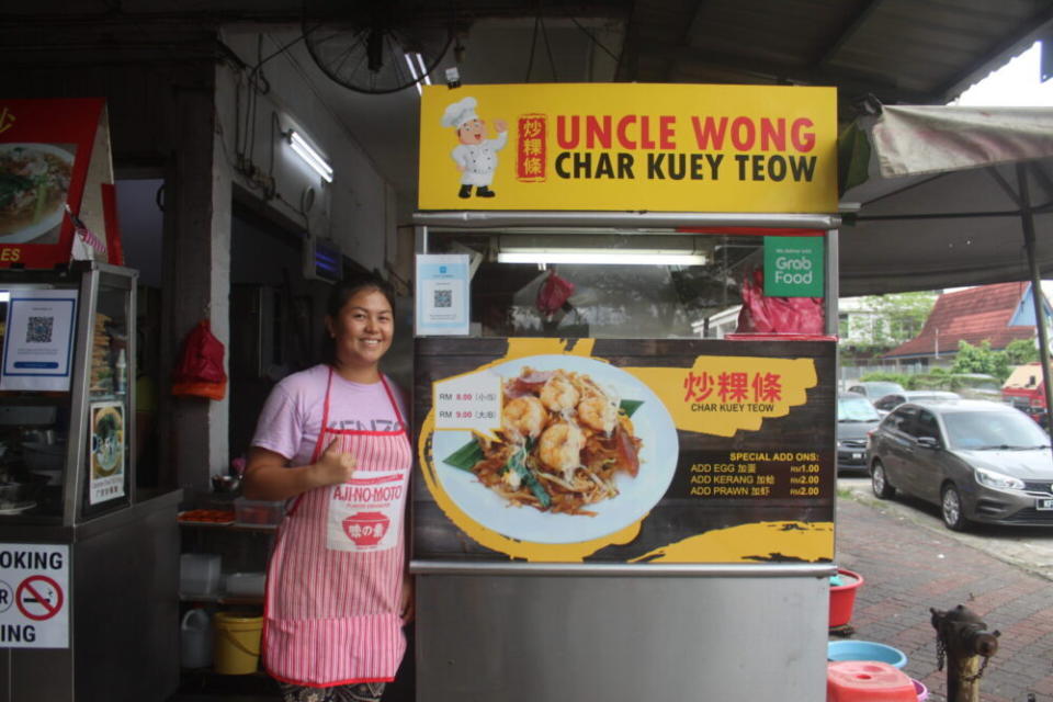 New Yew Sang - Hawker stall auntie