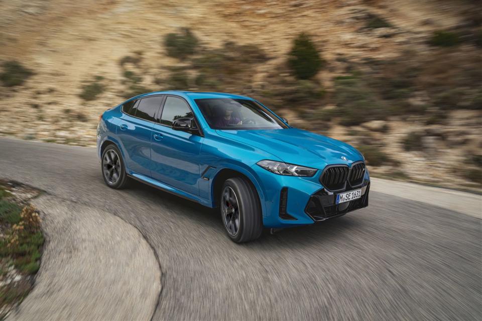 View Photos of the 2024 BMW X6