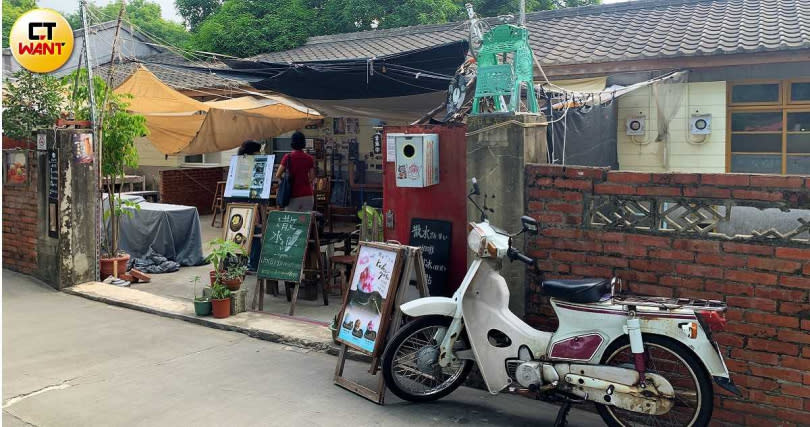 因時代變遷而限制的眷村空間，如今有不少新創小店進駐。（圖／官其蓁攝）