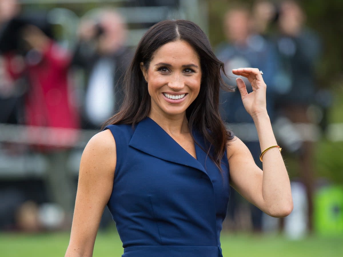 Es la primera vez que Meghan visita el Reino Unido tras renunciar a sus deberes reales  (Getty Images)