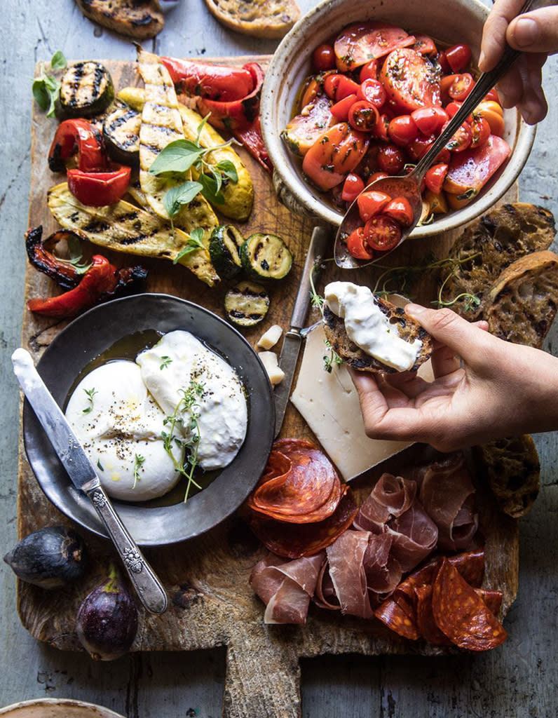 Tomates et légumes marinés