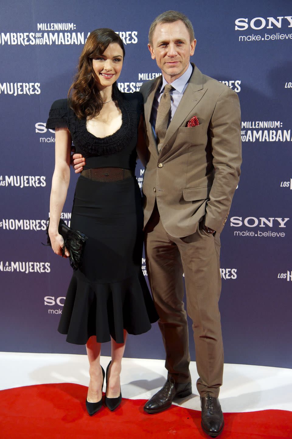 madrid, spain january 04 british actor daniel craig and his wife rachel weisz attend the girl with the dragon tattoo los hombres que no amaban a las mujeres premiere at callao cinema on january 4, 2012 in madrid, spain photo by carlos alvarezgetty images