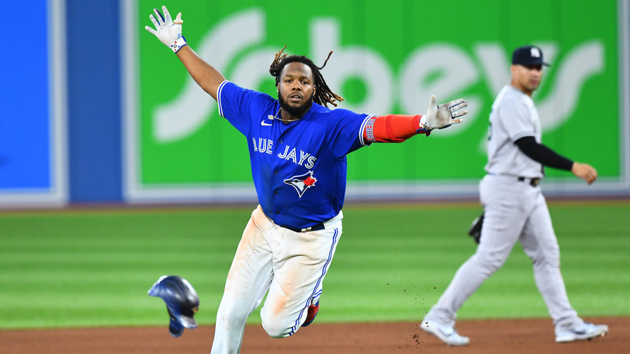 Blue Jays slugger Vladimir Guerrero Jr. (27) loves nothing more than beating the Yankees. (Photo by Julian Avram/Icon Sportswire via Getty Images)