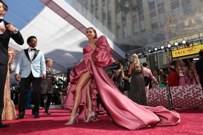 Carolina Gait&#xe1;n arrives at the 94th Academy Awards.