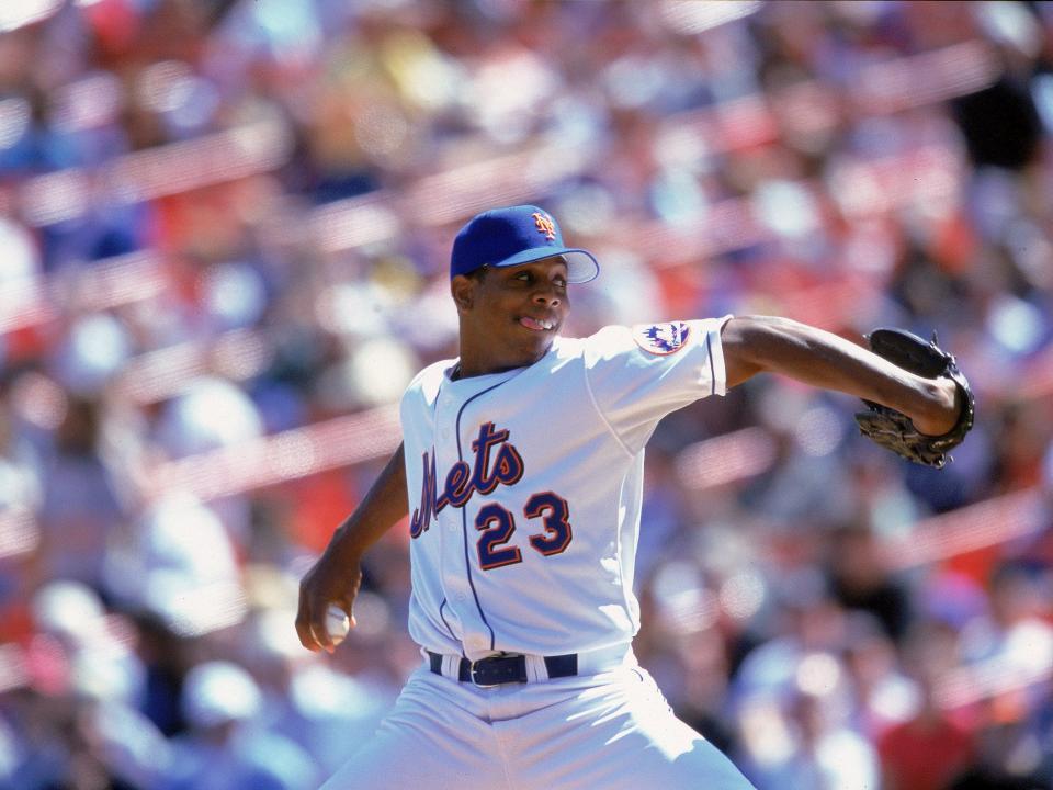 Pat Mahomes Sr. pitching for the New York Mets in 2000.