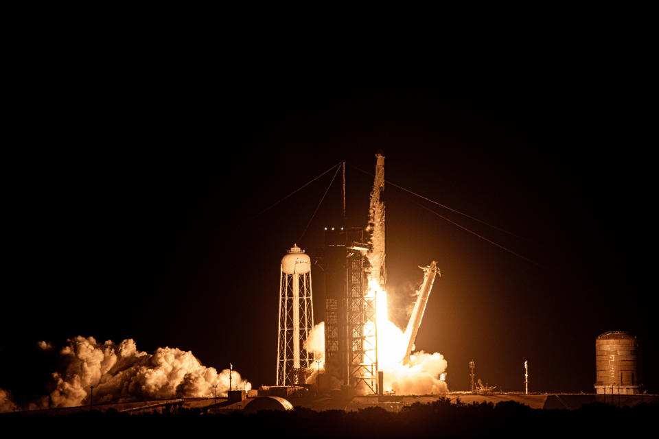 A SpaceX Falcon 9 rocket blasts off from the Kennedy Space Center carrying a Dragon supply ship on a 32-hour flight to the International Space Station. Nov. 9, 2023.  / Credit: William Harwood/CBS News