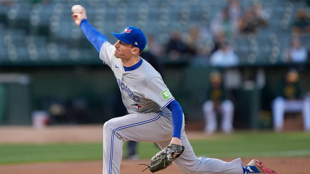 Blue Jays' Bassitt takes Coliseum memorabilia in final game vs. A's