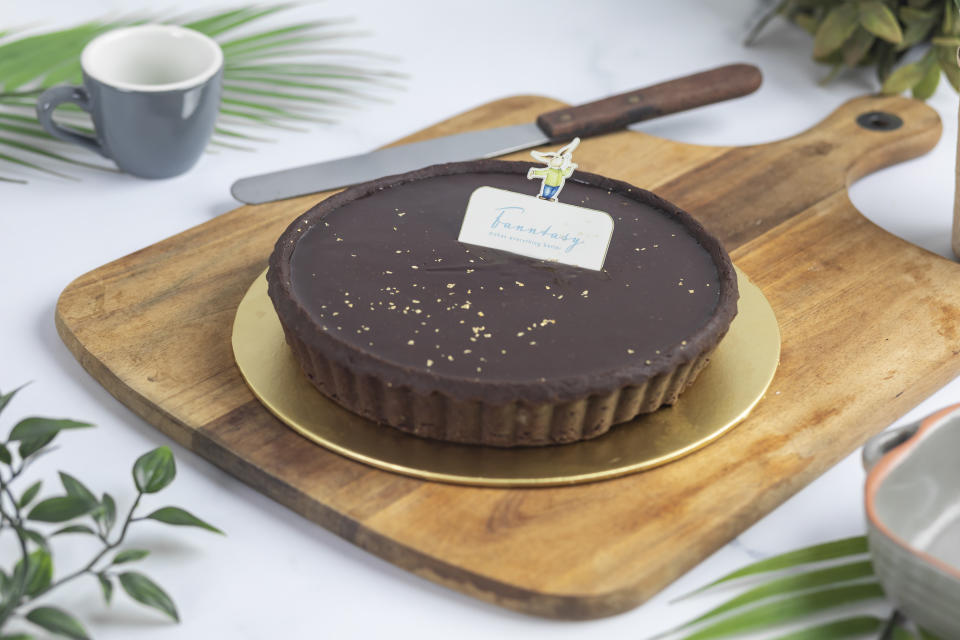 Signature Valrhona Chocolate Tart, S$58 (Photo: Fanntasy Bakes)