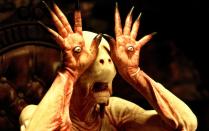 <p>Für seine Rollen als "Pan" und "Pale Man" in "Pans Labyrinth" musste Doug Jones sich nicht nur verkleiden, sondern auch Altspanisch lernen. (Bild: Senator)</p> 