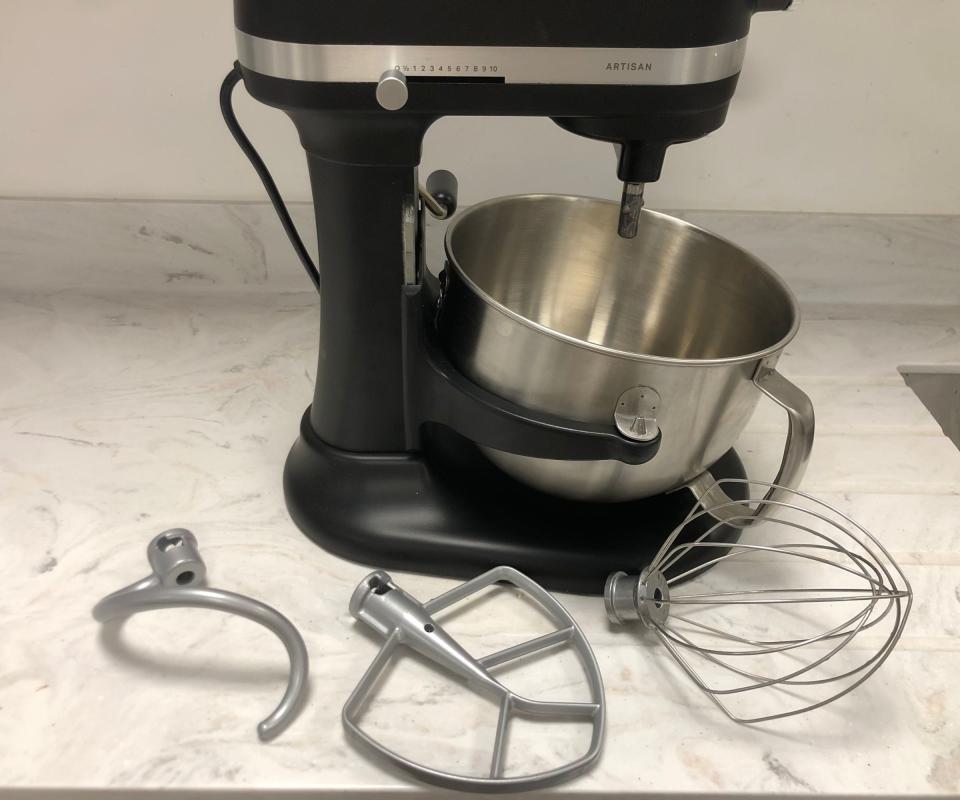 KitchenAId artisan stand mixer 5.6 l