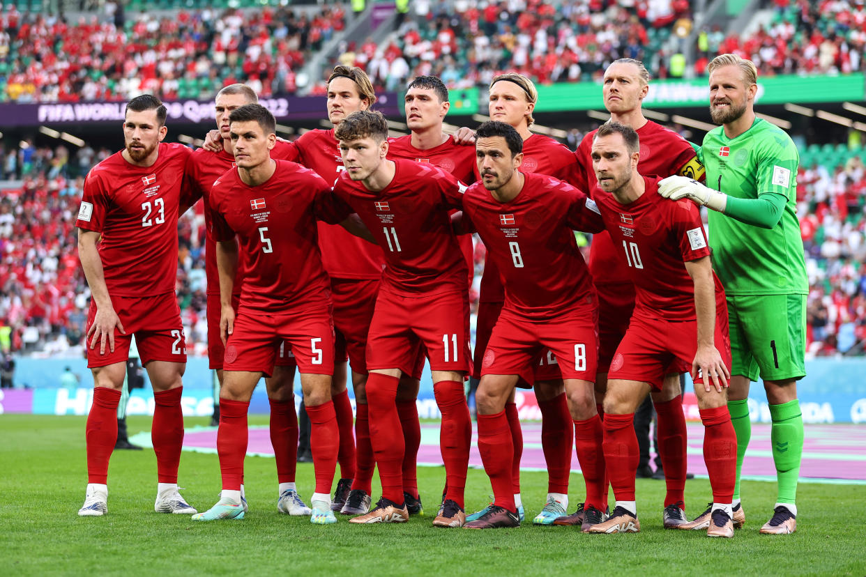 AL RAYYAN, QATAR - NOVEMBER 22: The Denmark National Football Team pose for a team photo during the FIFA World Cup Qatar 2022 Group D match between Denmark and Tunisia at Education City Stadium on November 22, 2022 in Al Rayyan, Qatar. (Photo by Robbie Jay Barratt - AMA/Getty Images)