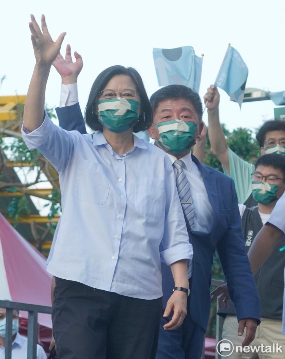 民進黨提名台北市長參選人陳時中今舉行競選總部成立大會，總統蔡英文為陳時中站台。   圖：張良一/攝