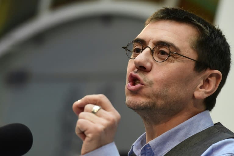 El entonces secretario de Proceso Constituyente y de Programa de Podemos, Juan Carlos Monedero, comparece ante la prensa en Madrid el 20 de febrero de 2015