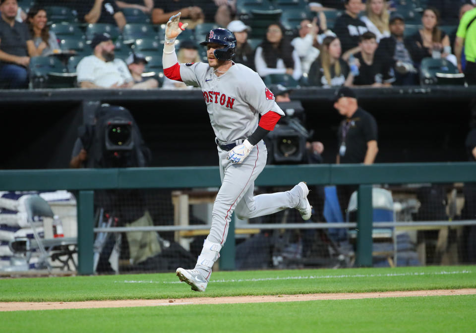 CHICAGO, IL - MAY 26: Boston Red Sox second baseman Trevor Story (10) points to the sky after hitting a three run home run in the second inning during a Major League Baseball game between  the Boston Red Sox and the Chicago White Sox on May 26, 2022 at Guaranteed Rate Field in Chicago, IL. (Photo by Melissa Tamez/Icon Sportswire via Getty Images)