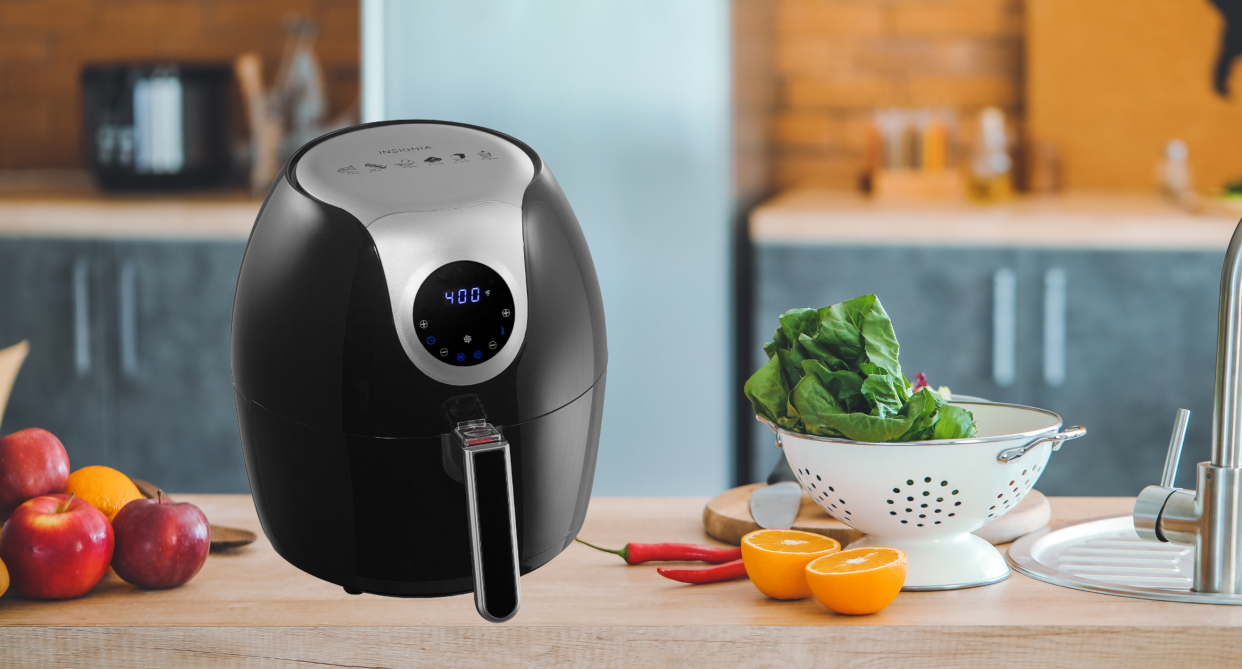 black insigna air fryer from best buy canada on kitchen countertop, best buy