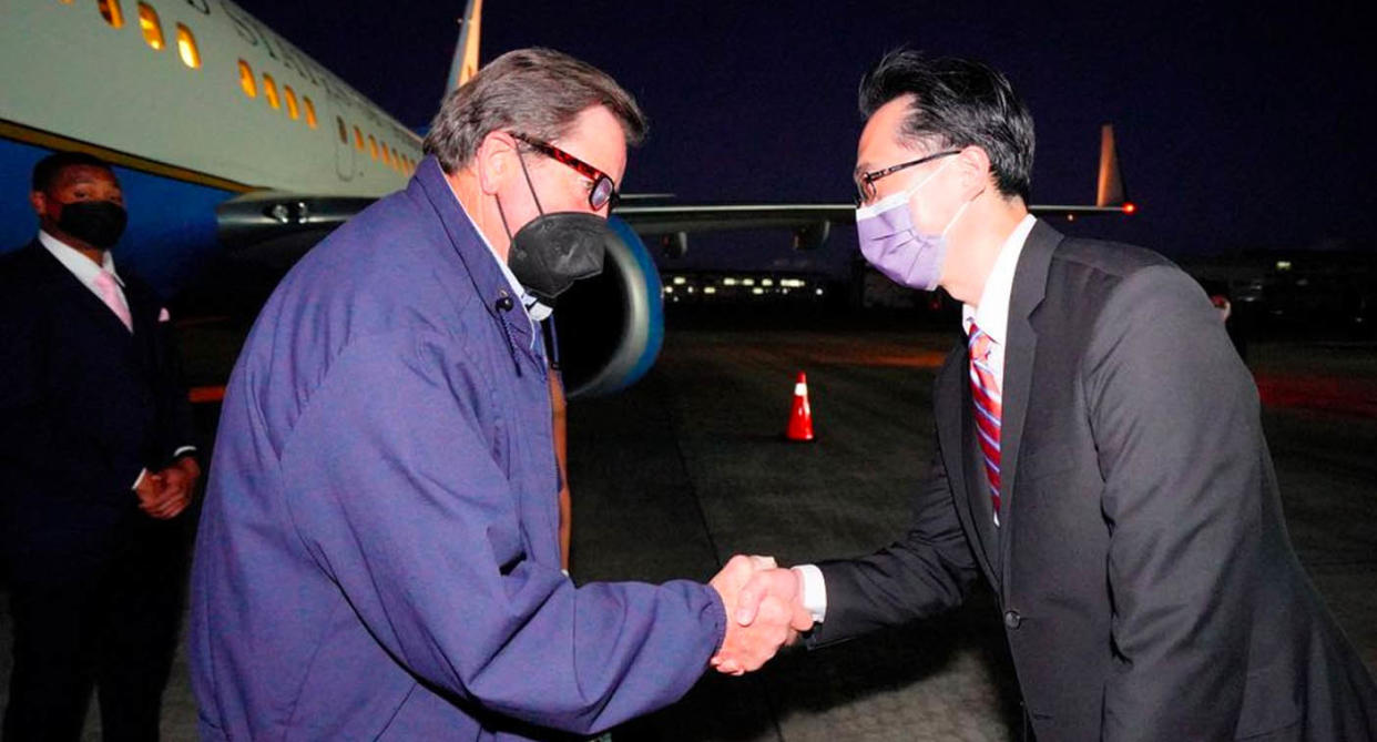 Taiwan's Foreign Ministry Department of North American Affairs Director-General Douglas Hsu welcomes US Representative John Garamendi on Sunday. Source: Reuters