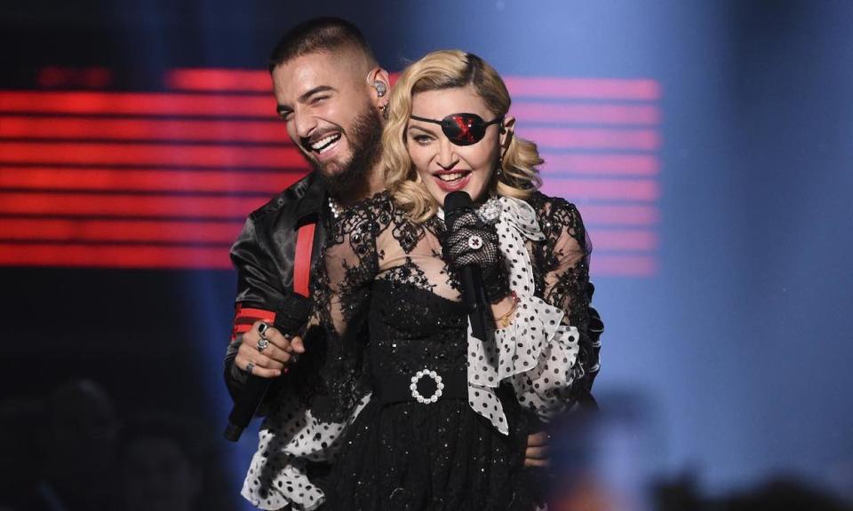 Madonna y Maluma triunfan con la presentación de 'Medellín', llena de pasión y efectos especiales