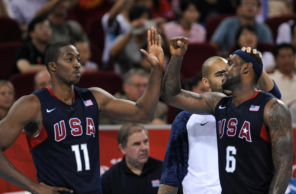 前NBA球星Dwight Howard（圖左）曾代表美國出戰北京奧運。（Photo credit should read FILIPPO MONTEFORTE/AFP via Getty Images）