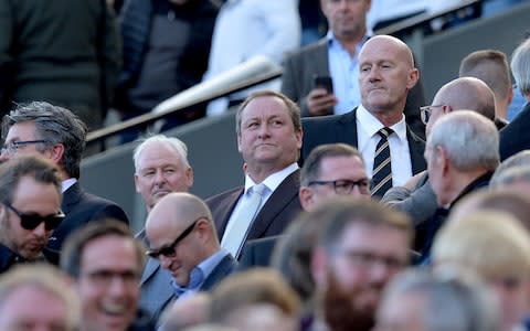 Newcastle United owner Mike Ashley did not discuss anything that is likely to lead to a major change in his relationship with manager Rafa Benitez over a team building dinner this week.