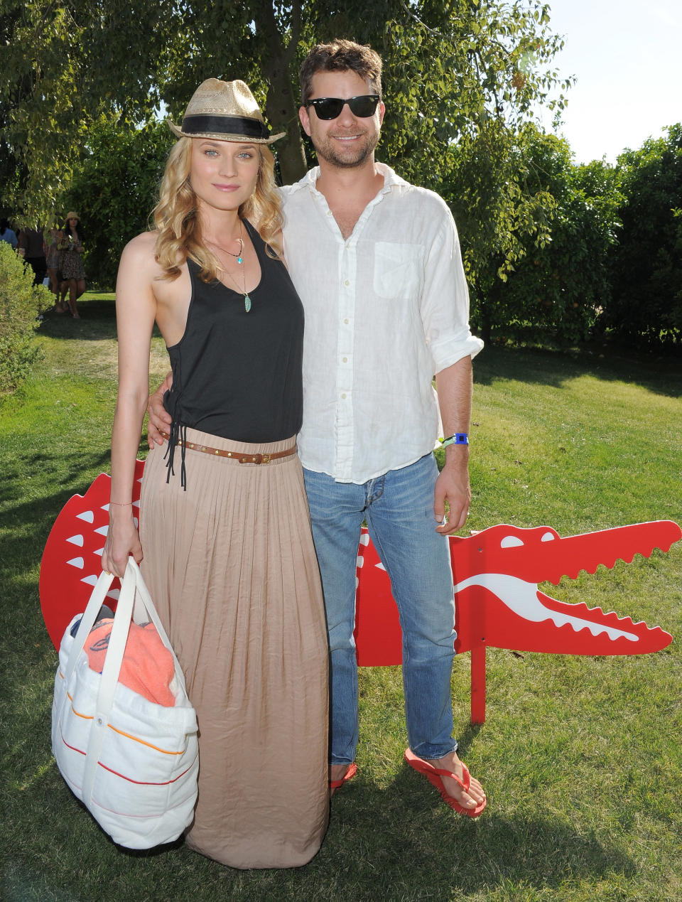 Diane Kruger and Joshua Jackson in summer staples