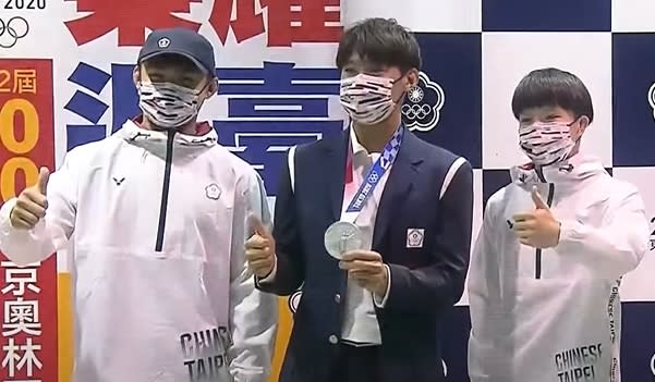 台灣選手在東奧表現優異，身上穿的戴的，成為不肖業者的商機。（圖／東森新聞）