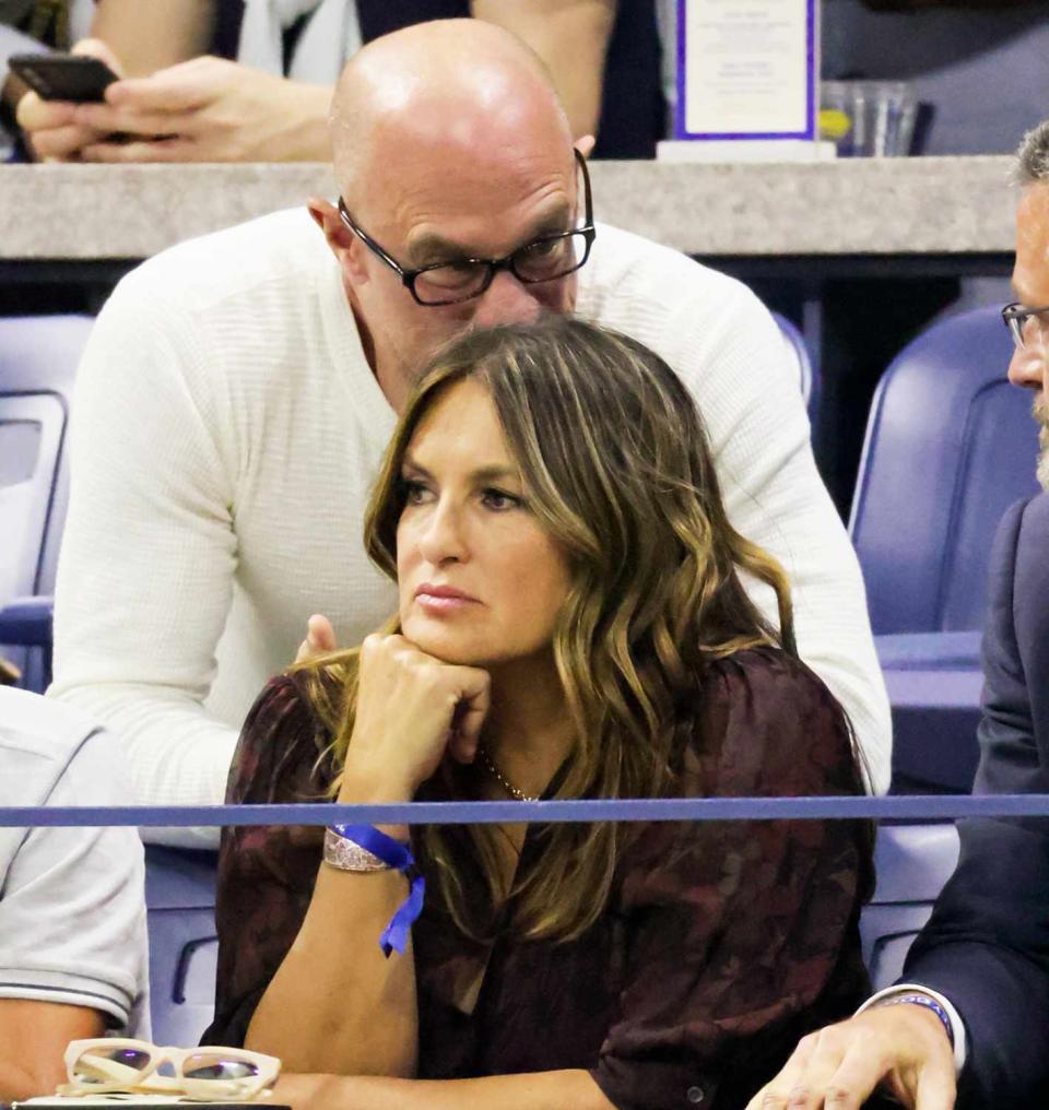 <p>Get you someone who goofs off with you the way Meloni does with Hargitay, here at the 2021 US Open. </p>