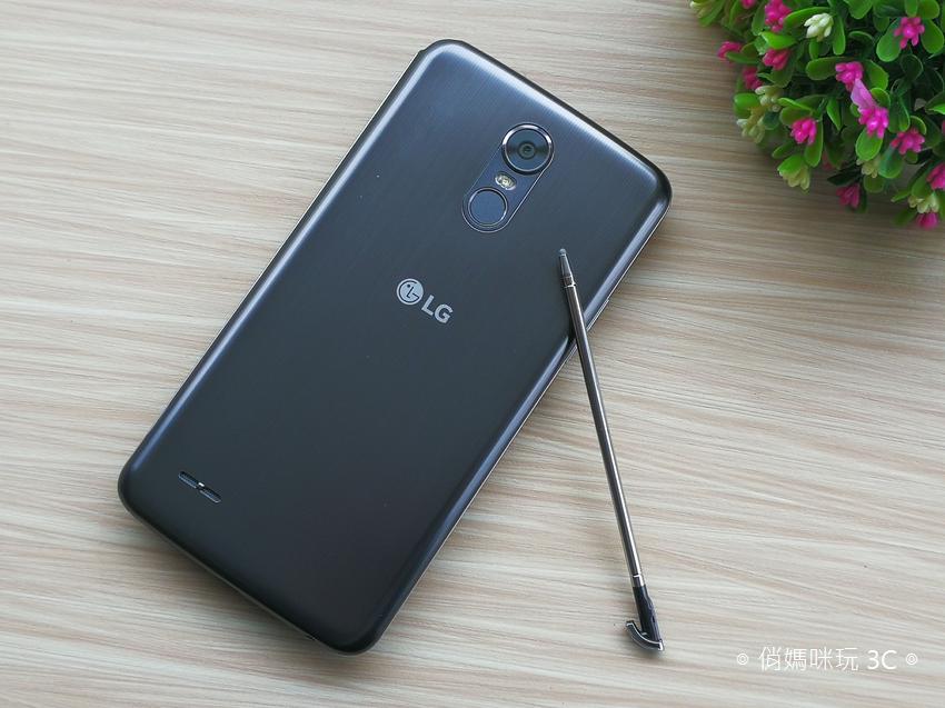 LG Stylus 3 手寫智慧型手機開箱！5.7 吋大螢幕追劇更舒適，還內建「觸控手寫筆」讓記事塗鴉更加流暢精準 ^^