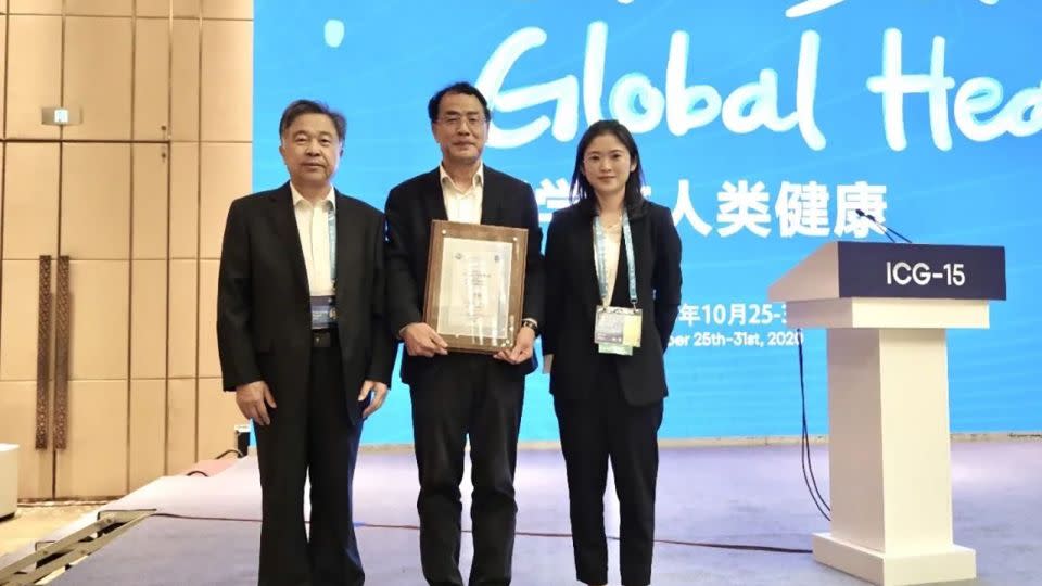 Professor Zhang Yongzhen receives a GigaScience Data Sharing Outstanding Contribution Award, from a group affiliated with Oxford University Press and Chinese genomics giant BGI in October 2020. - Courtesy Wikipedia