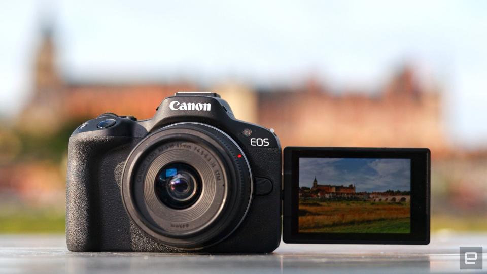 <p>Canon EOS R50 review: Big performance for a tiny camera</p> 