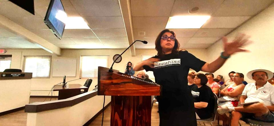 Maria Chaparro, coordinator with the group Mamacítas Cibernéticas, tells attendees July 11, 2023, that participants in a survey among mostly Hispanic women say they want to learn how to safely access the internet. Chaparro presented the findings at a Sunland Park City Council meeting, 1000 McNutt Blvd.