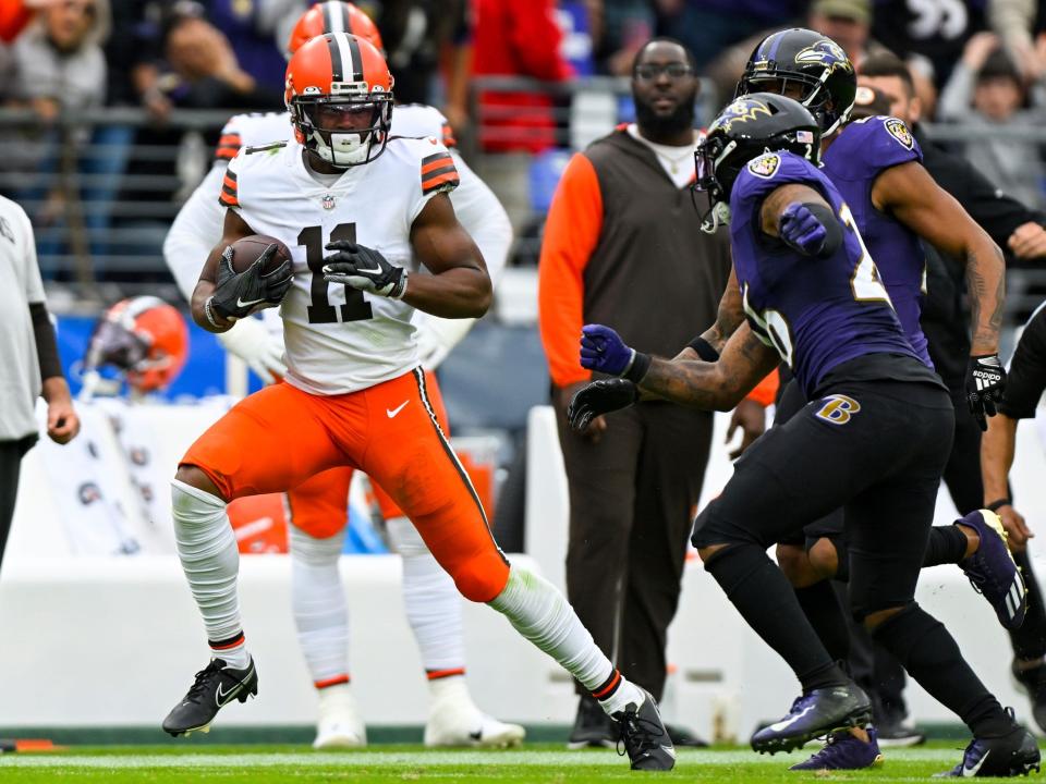 Donovan Peoples-Jones runs with the ball after a catch against the Baltimore Ravens.