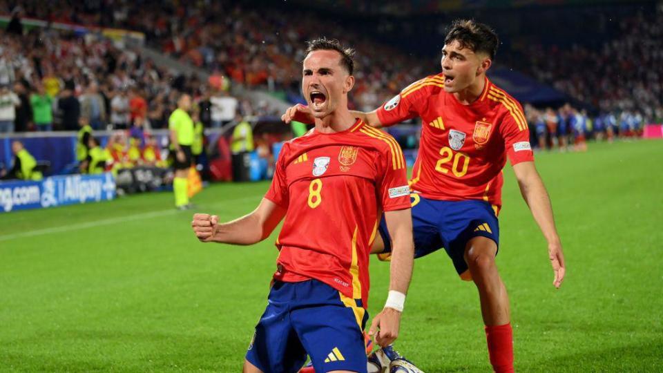 Fabián Ruiz celebra un gol