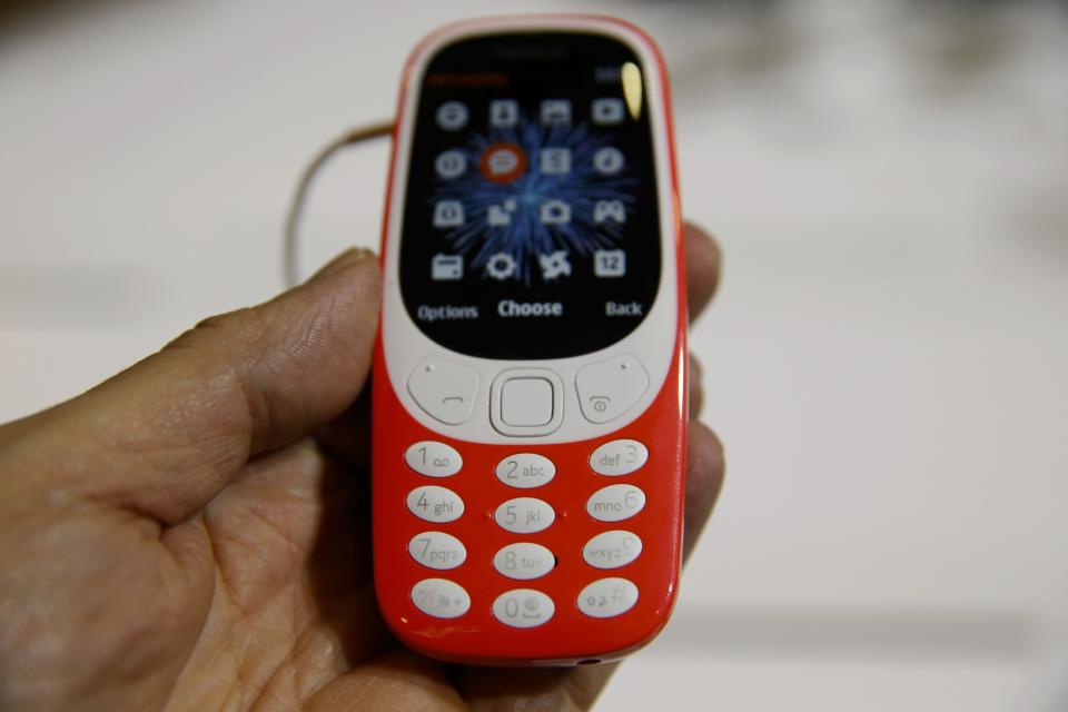 <em>Nuevo Nokia 3310 presentado en Barcelona. Paul Hanna (Reuters)</em>