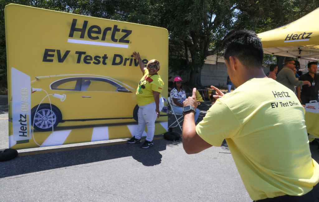  Hertz scales back EV fleet. 