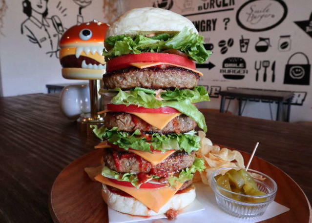 huichelarij Dijk In detail Grabbing Kyoto's Outrageous Mega-Burgers at Smile Burger!