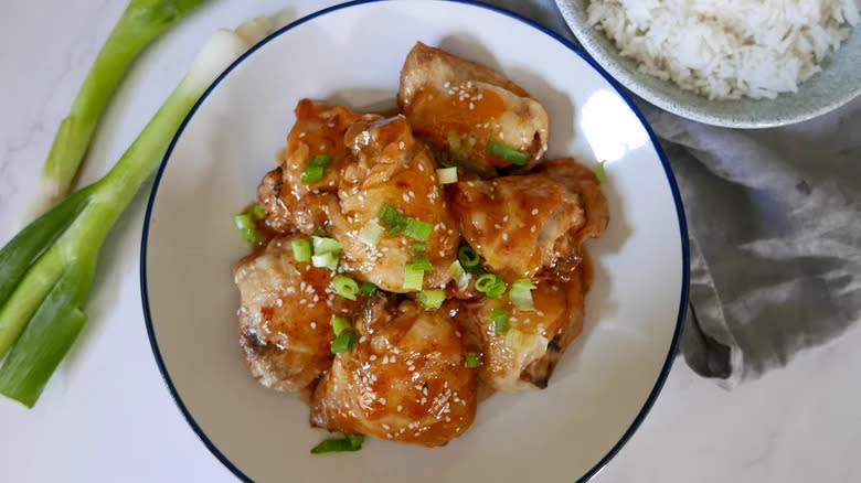 Chinese-inspired Instant Pot chicken thighs