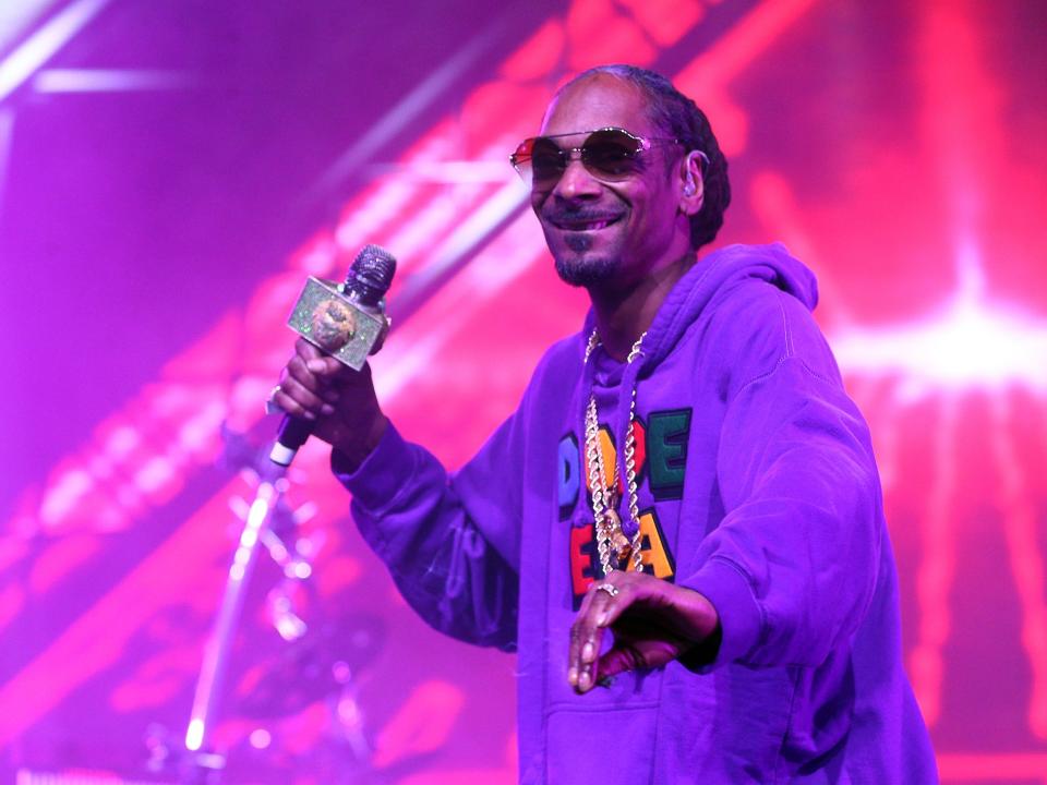 Snoop Dogg secretly swapped Matthew McConaughey's prop weed for his own brand while filming The Beach Bum