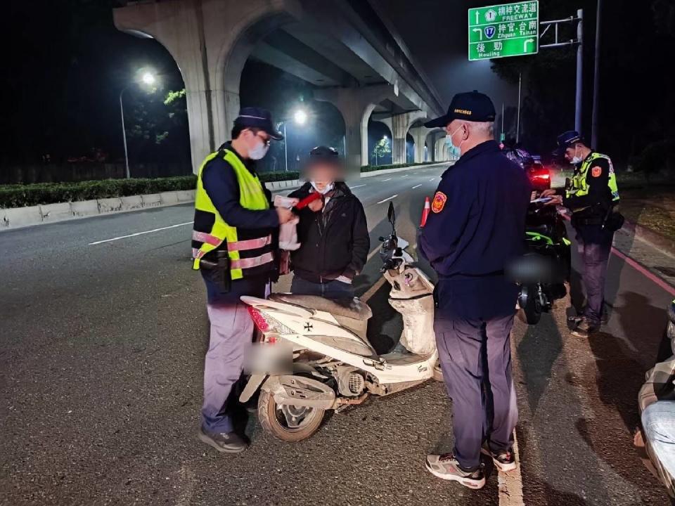 高市交通局表示警察執法是為了提升用路人行車安全。   圖：高雄市警局交通大隊/提供