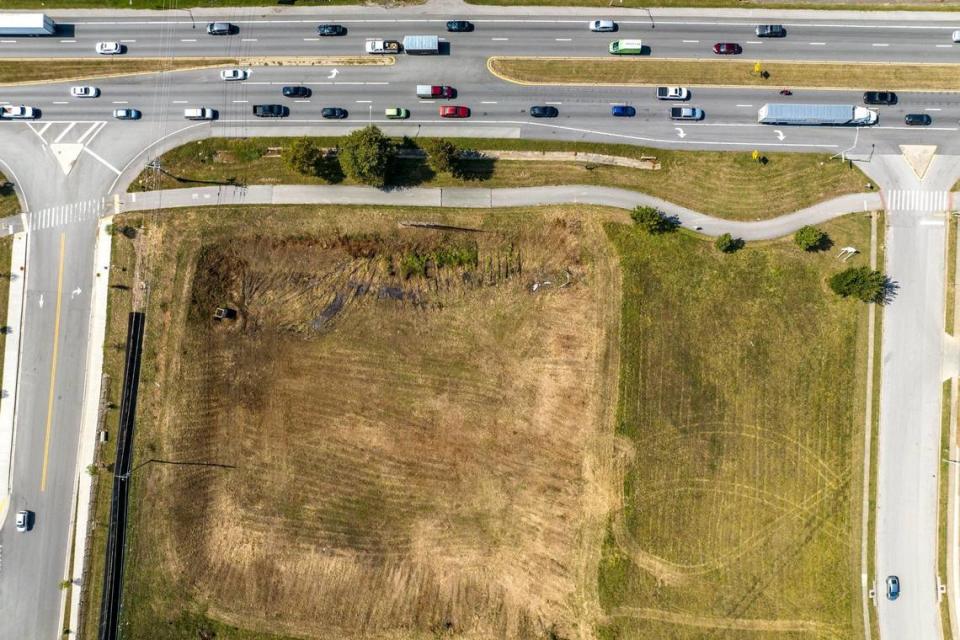 A development plan has been filed for the empty lot at 760 Newtown Springs in Lexington. a 122,000-square-foot Kroger Marketplace store would sit behind three other new buildings, just off Citation Boulevard and Newtown Springs Drive.