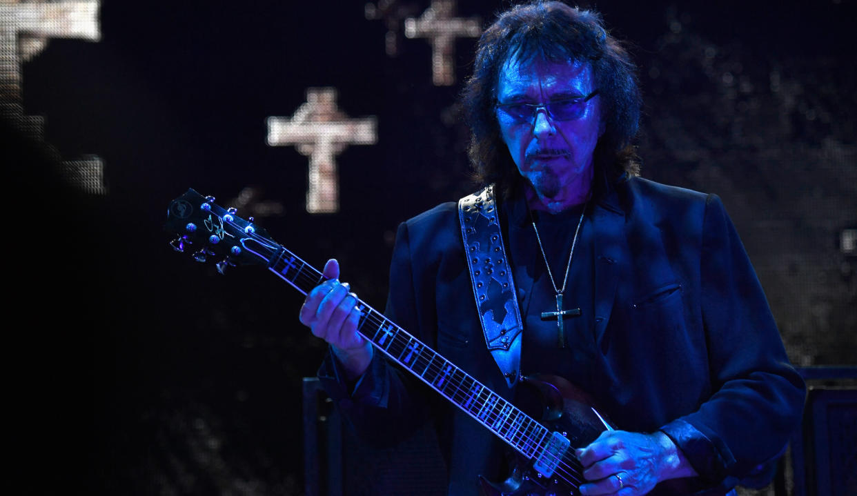  Tony Iommi performs with Black Sabbath at the San Manuel Amphitheater in Los Angeles, California on September 24, 2016. 