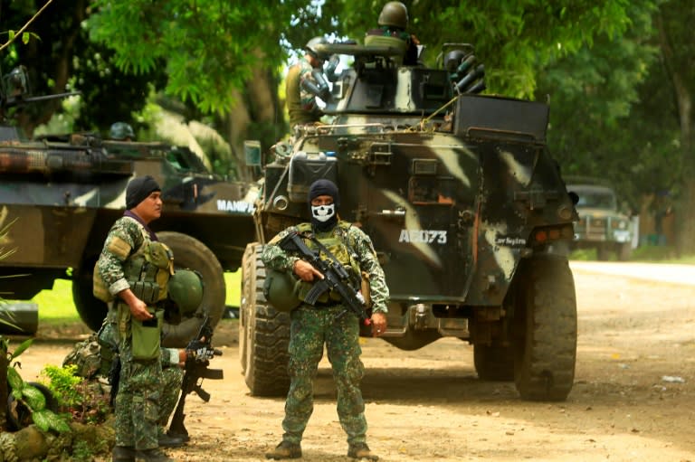 File photo: Philippine soldiers prepare for an operation against the Abu Sayyaf Group. (Photo: AFP)
