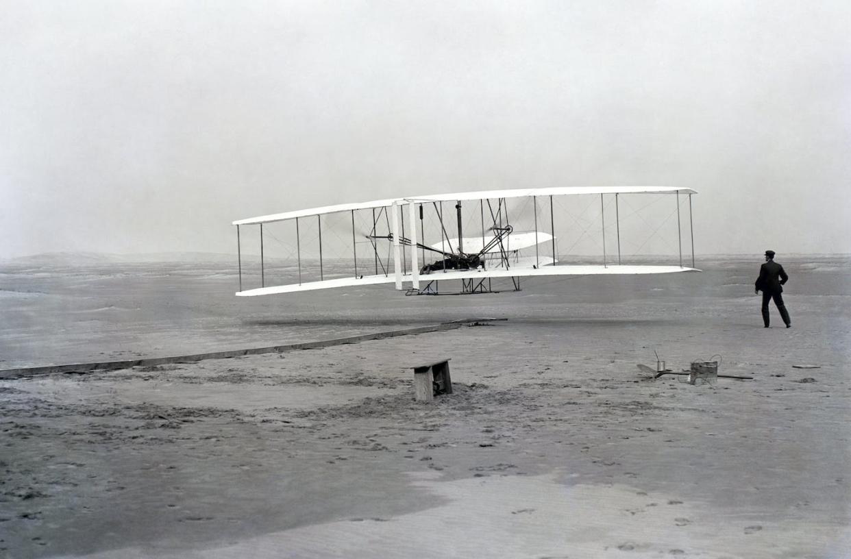 Would technologies like the airplane ever get off the ground without people balancing commitment to their vision with openness to new ideas? <a href="https://www.gettyimages.com/detail/news-photo/on-december-17-at-10-30am-at-kitty-hawk-north-carolina-this-news-photo/1371400707" rel="nofollow noopener" target="_blank" data-ylk="slk:HUM Images/Universal Images Group via Getty Images;elm:context_link;itc:0;sec:content-canvas" class="link ">HUM Images/Universal Images Group via Getty Images</a>