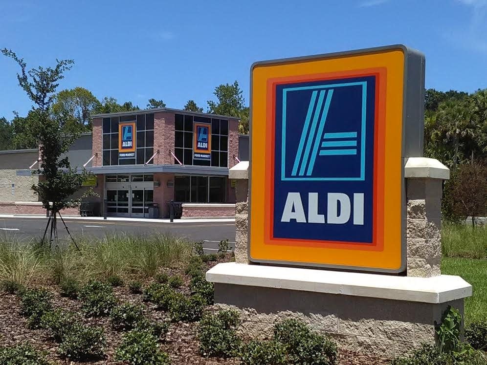 Aldi is set to buy about 400 Winn-Dixie and Harveys Supermarket stores across the Southeast