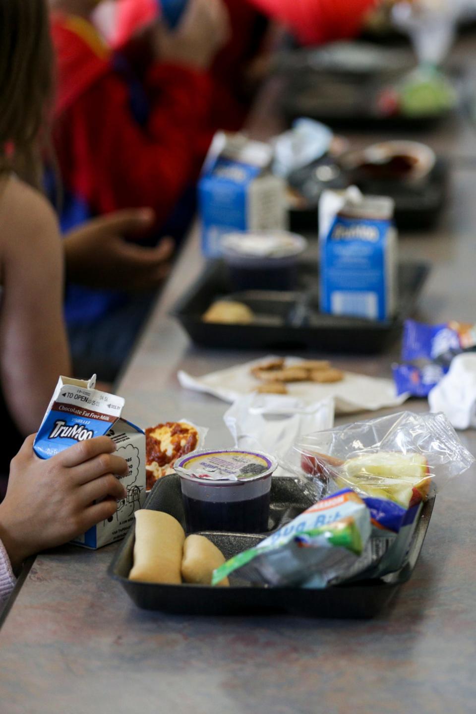 Students eat their lunch at Wea Ridge Elementary School in Lafayette on Thursday, Oct. 14, 2021.