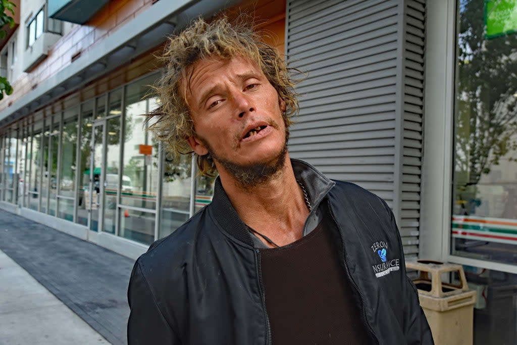 Roger, a man from the midwest, is a mentally ill crystal meth addict, an all-too typical profile for many homeless people on Skid Row (Teun Voeten)