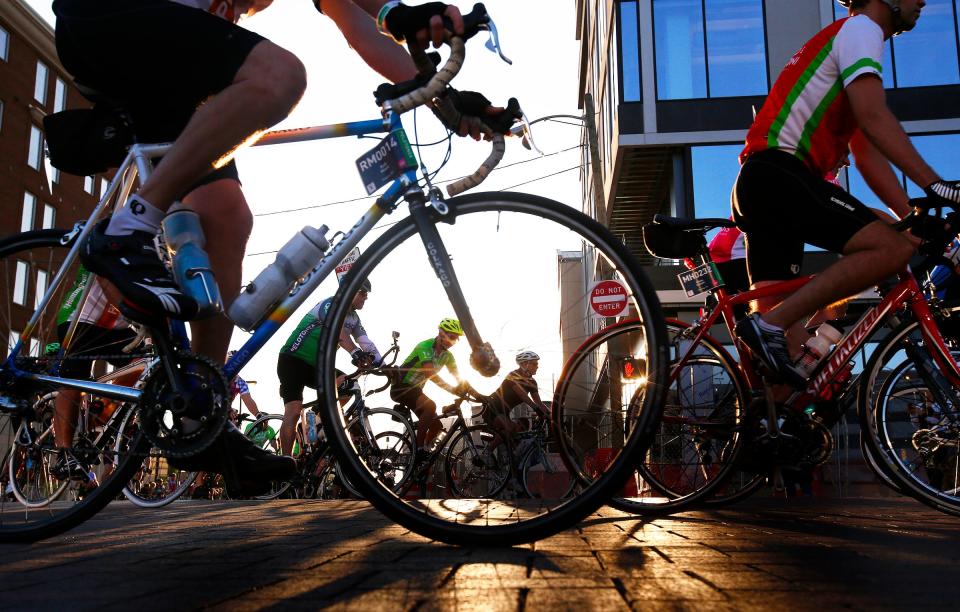 Riders turn onto S. High St. in Downtown Columbus as they begin the Pelotonia charity ride in 2015.